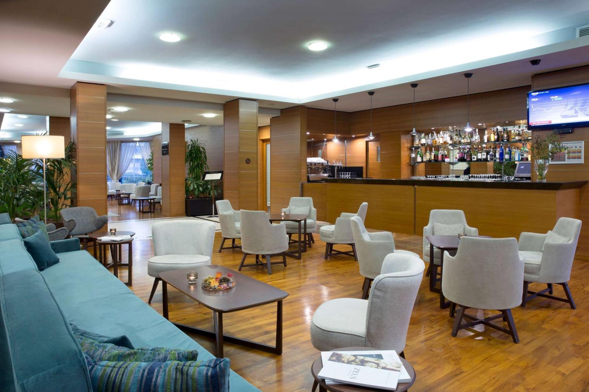 Отель Dolce By Wyndham Milan Malpensa Сомма-Ломбардо Экстерьер фото